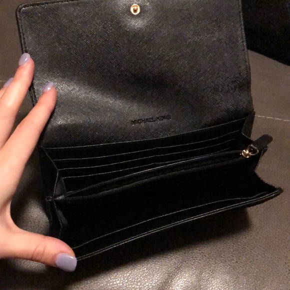 Michael Kors purse and wallet PENDING SALE - Picture 3 of 5